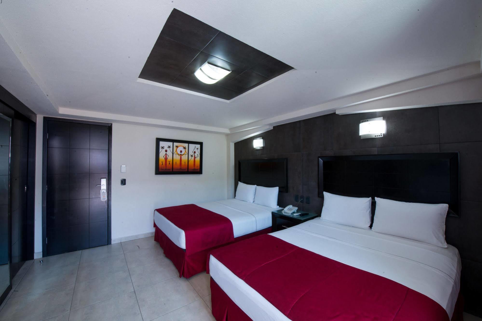 Hotel Portonovo Plaza Malecon Puerto Vallarta Eksteriør bilde